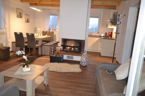 DomekTomek z kominkiem i ogrodem 1000m House in West Pomeranian Voivodeship, Poland