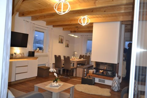 DomekTomek z kominkiem i ogrodem 1000m House in West Pomeranian Voivodeship, Poland