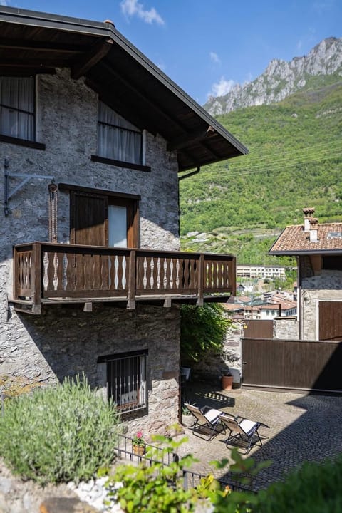 Property building, View (from property/room), Balcony/Terrace