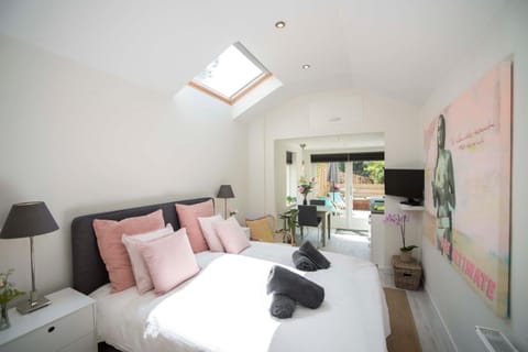 Living room, Bedroom