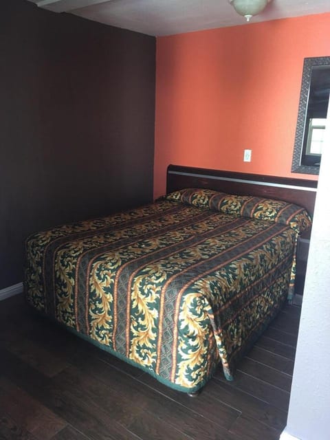 Route 66 Motel - Rialto Motel in Rialto