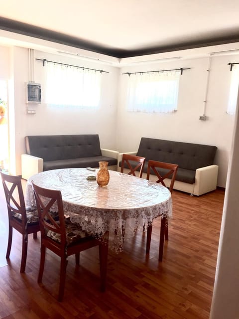 Communal lounge/ TV room, Photo of the whole room