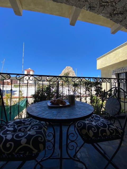 Natural landscape, View (from property/room), Balcony/Terrace, Seating area, Mountain view