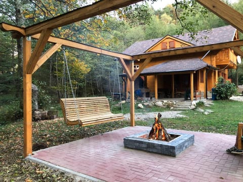 Chalet by the river Nature lodge in Timiș County