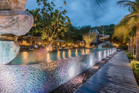Swimming pool, Swimming pool