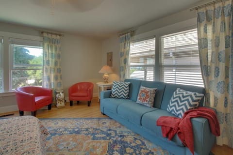 West Bremerton Cozy Home Apartment in Bremerton