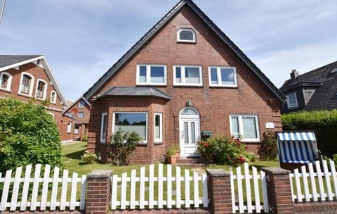 Dr-Ross-Str-14-Schulzes-Hues-OG Apartment in Westerland