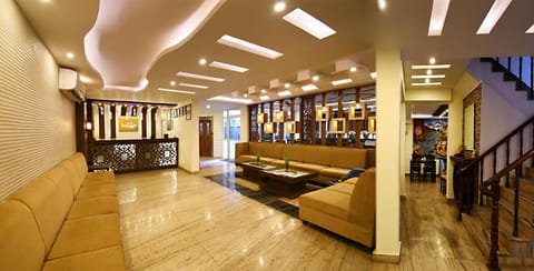 Communal lounge/ TV room, Facade/entrance, Lobby or reception