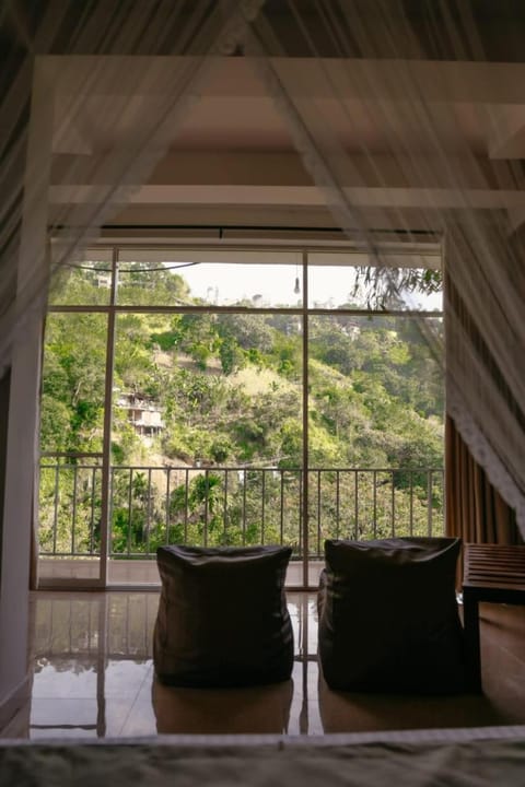 Natural landscape, View (from property/room), Balcony/Terrace, Seating area, Mountain view