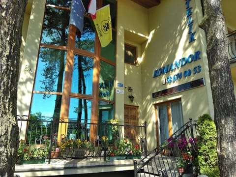 Property building, Facade/entrance, Day