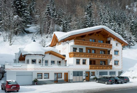 Facade/entrance, Winter