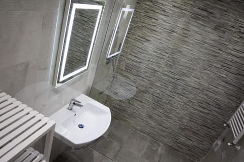 Rosa's House Rome Airport Apartment in Fiumicino