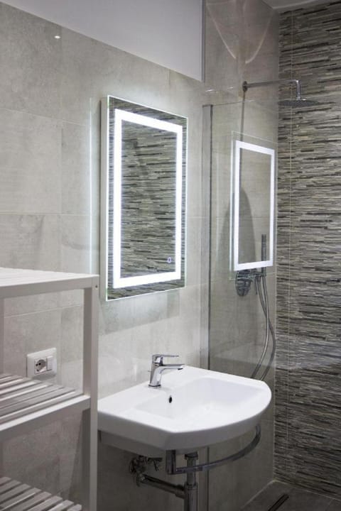 Rosa's House Rome Airport Apartment in Fiumicino