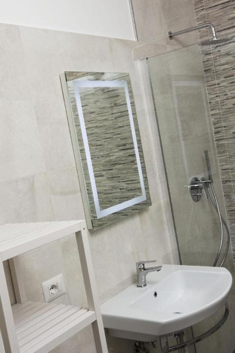 Rosa's House Rome Airport Apartment in Fiumicino