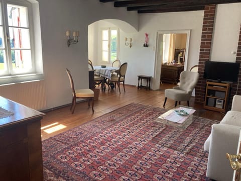 Living room, Seating area, Dining area