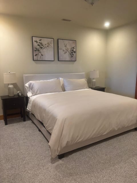 Shawnigan Hills Guest Suite Bed and Breakfast in Southern Gulf Islands