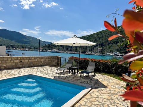 Patio, Natural landscape, Pool view, River view, Swimming pool, Swimming pool, sunbed