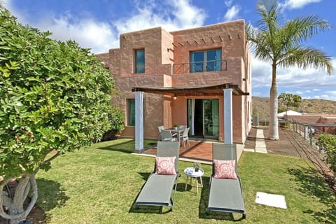 Property building, Facade/entrance, Off site