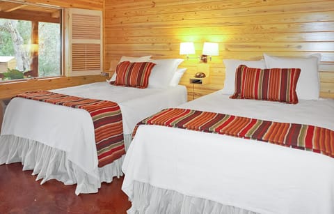 Wimberley Log Cabins Resort and Suites- Unit 7 Cabin in Wimberley