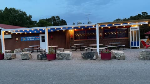 Property building, Patio, Restaurant/places to eat