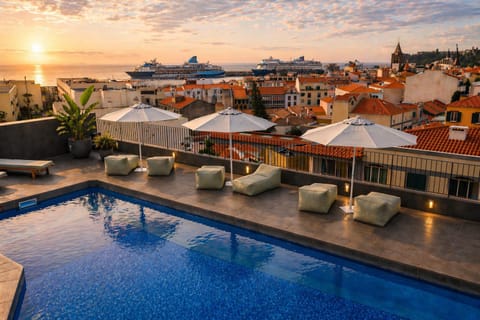 Balcony/Terrace, Swimming pool