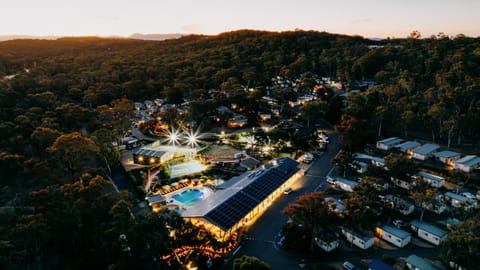 Property building, Restaurant/places to eat, Swimming pool