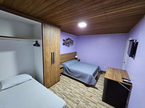 Bed, TV and multimedia, Photo of the whole room, Bedroom, wardrobe