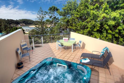 Balcony/Terrace, River view