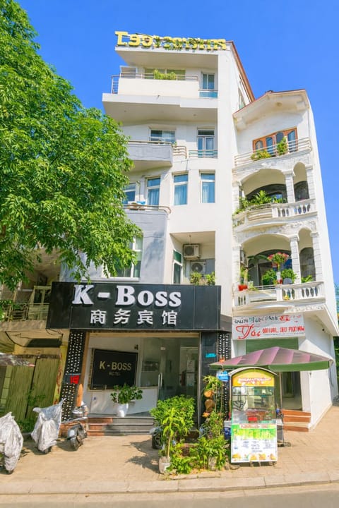 Property building, Day