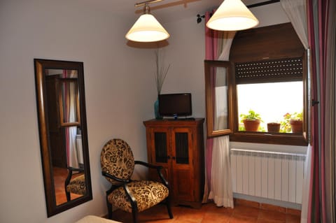 Photo of the whole room, Decorative detail, Bedroom