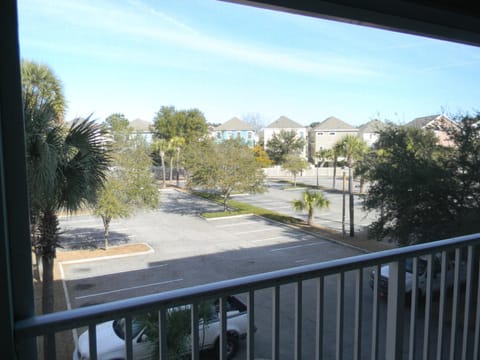 3 Bedroom, 2 Bathroom, Sleeps 10 2 Bunk Beds 2 Queens Bikes & Beach Gear included House in Hilton Head Island