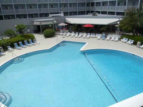 3 Bedroom, 2 Bathroom, Sleeps 10 2 Bunk Beds 2 Queens Bikes & Beach Gear included House in Hilton Head Island