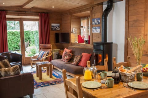 Living room, Dining area
