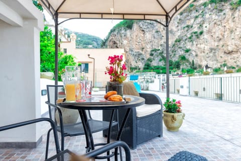 Patio, Natural landscape, View (from property/room), Balcony/Terrace, Mountain view