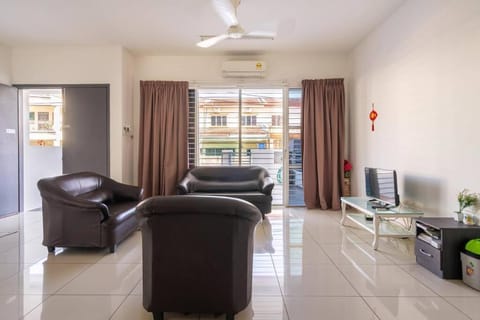 Living room, Seating area, air conditioner
