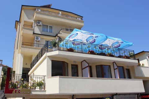 Facade/entrance, Day, View (from property/room), Balcony/Terrace