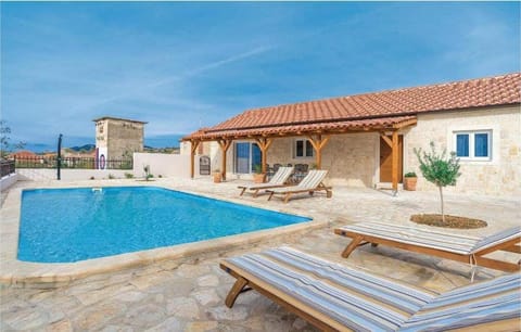 On site, Lake view, Pool view, Swimming pool, Family