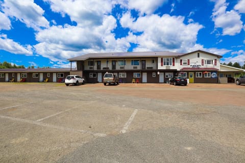 Property building, Street view, Parking
