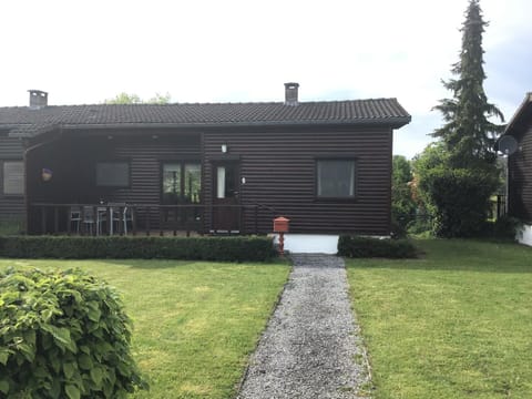 Property building, Facade/entrance, Garden, Balcony/Terrace, Balcony/Terrace, On site