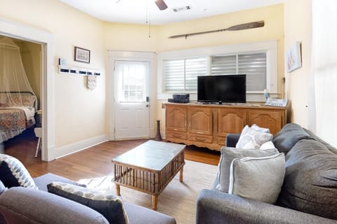 Castaway Cottage House in Galveston Island