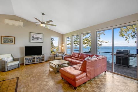 Olympus View Home House in Whidbey Island