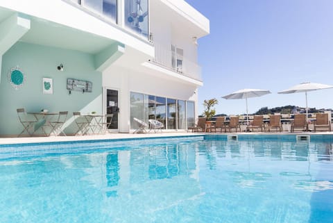 Property building, Balcony/Terrace, Swimming pool