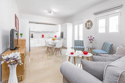 Kitchen or kitchenette, Living room, Dining area