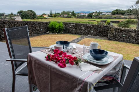 Patio, Day, Garden, Dining area, Garden view