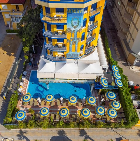 Property building, Bird's eye view, Pool view, Pool view, Swimming pool
