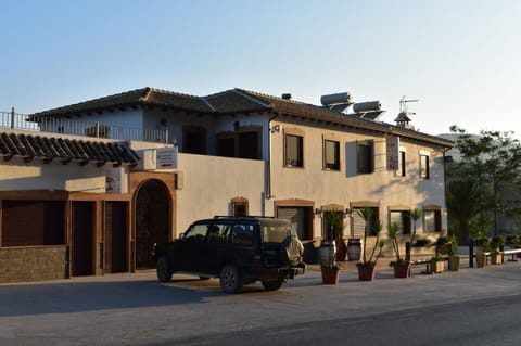 Property building, Restaurant/places to eat, Area and facilities