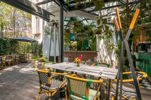 Restaurant/places to eat, Garden