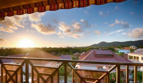 Balcony/Terrace, Mountain view, Sea view