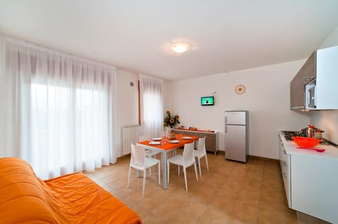 Day, Dining area, kitchen