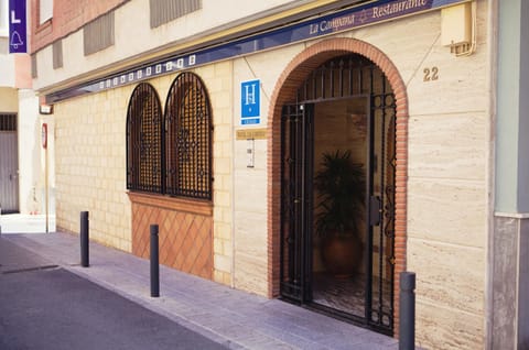Facade/entrance